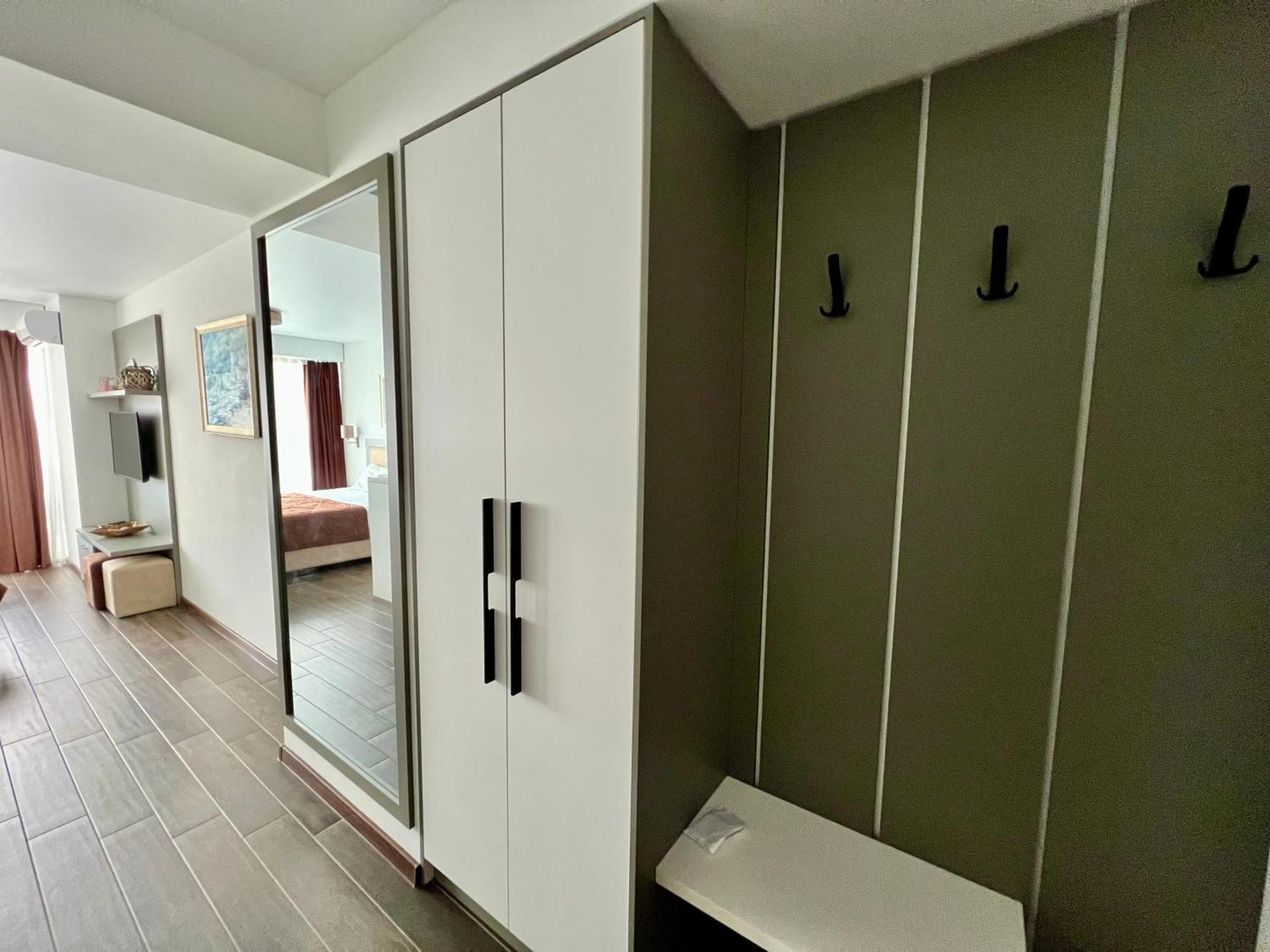 Orbi Beach Tower Batumi Exterior foto